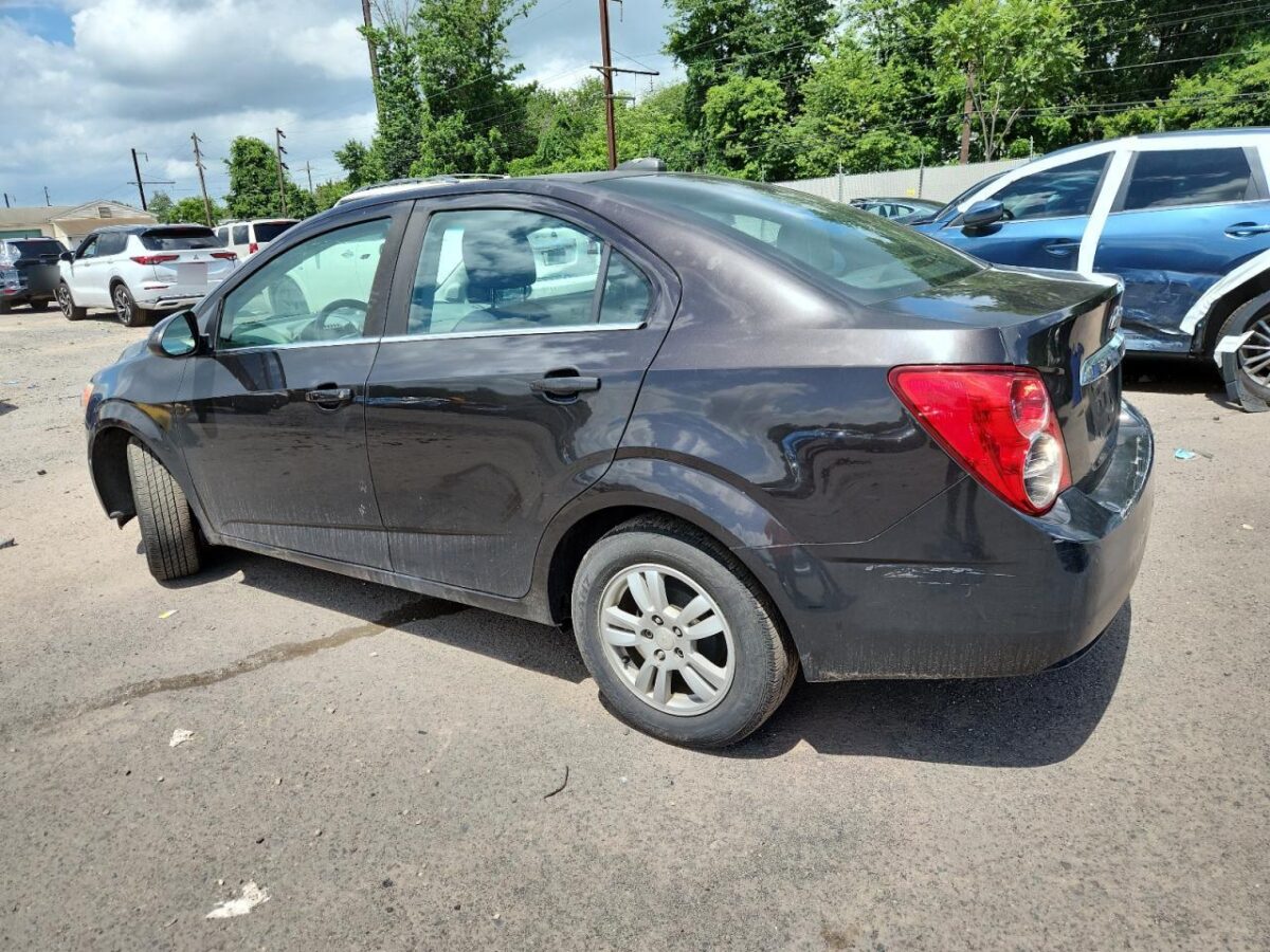 Chevrolet Sonic LT 2015 Automático - Imagen 12