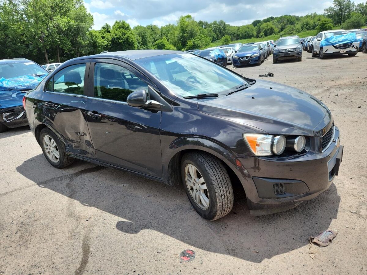 Chevrolet Sonic LT 2015 Automático - Imagen 10