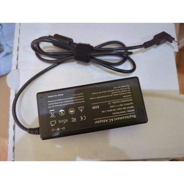 Cargador Generico, para laptop, 65 w