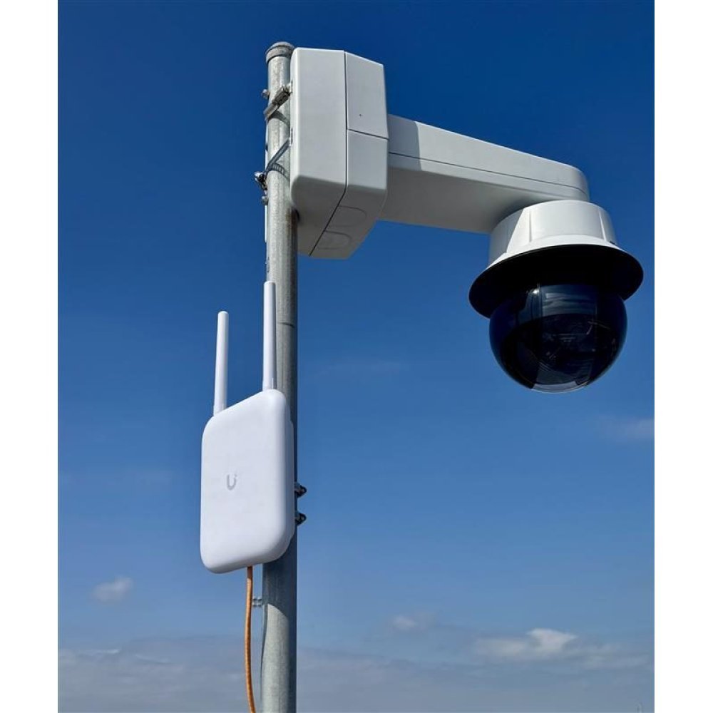 Ubiquiti - Gateway - U7-OutdoorUbiquiti UniFi U7- Wireless access point - Wireless - (PoE) U-POE-at not included - 802.11be (WiFi 7) 802.11ax (Wi-Fi 6) / IEEE 802.11n / IEEE 802.11ac / IEEE 802.11b / IEEE 802.11a / IEEE 802.11g - Imagen 2