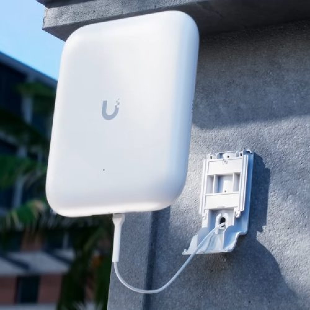 Ubiquiti - Gateway - U7-OutdoorUbiquiti UniFi U7- Wireless access point - Wireless - (PoE) U-POE-at not included - 802.11be (WiFi 7) 802.11ax (Wi-Fi 6) / IEEE 802.11n / IEEE 802.11ac / IEEE 802.11b / IEEE 802.11a / IEEE 802.11g - Imagen 3